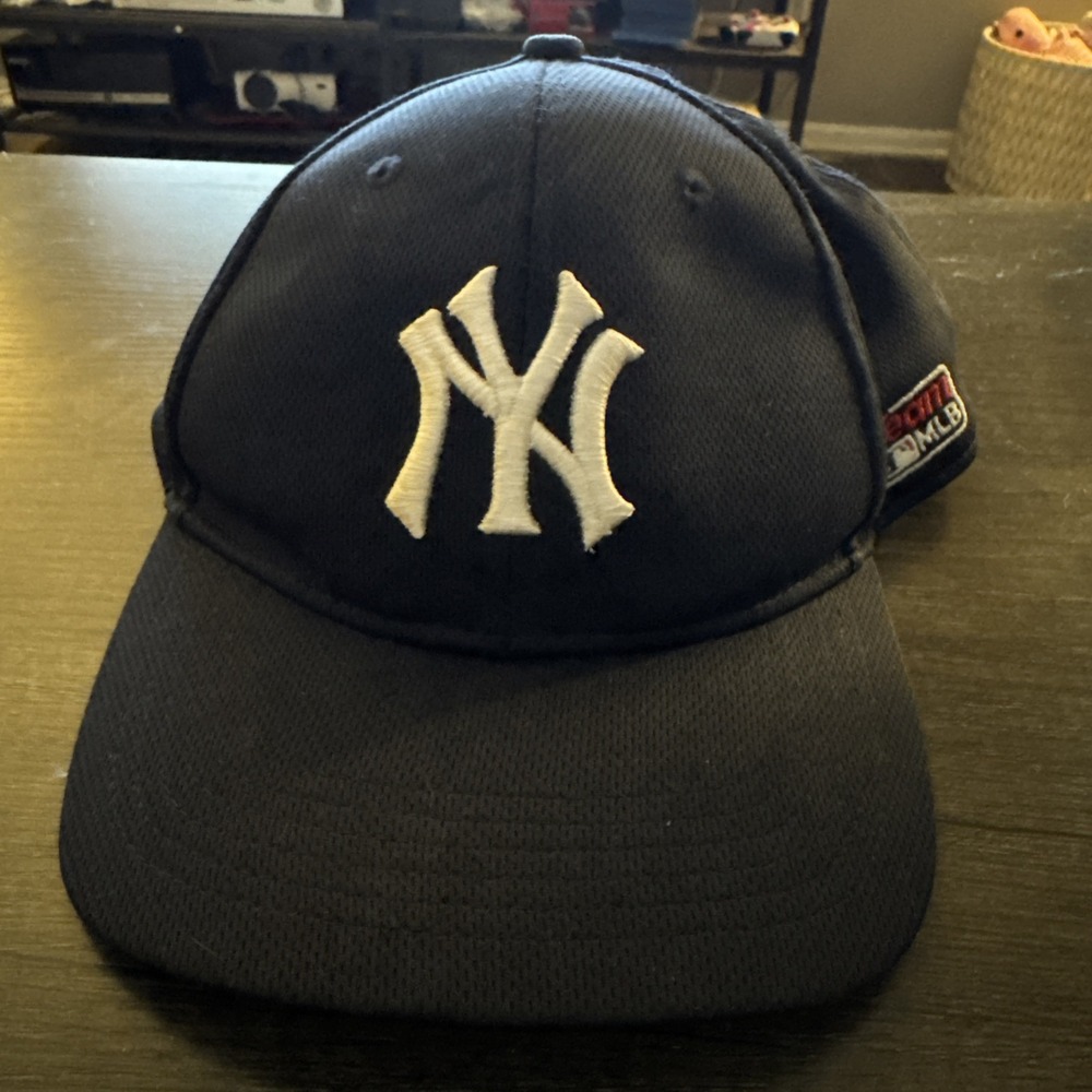New York Yankees Hat Strap Back Adjustable Navy Blue Embroidered OC Sports